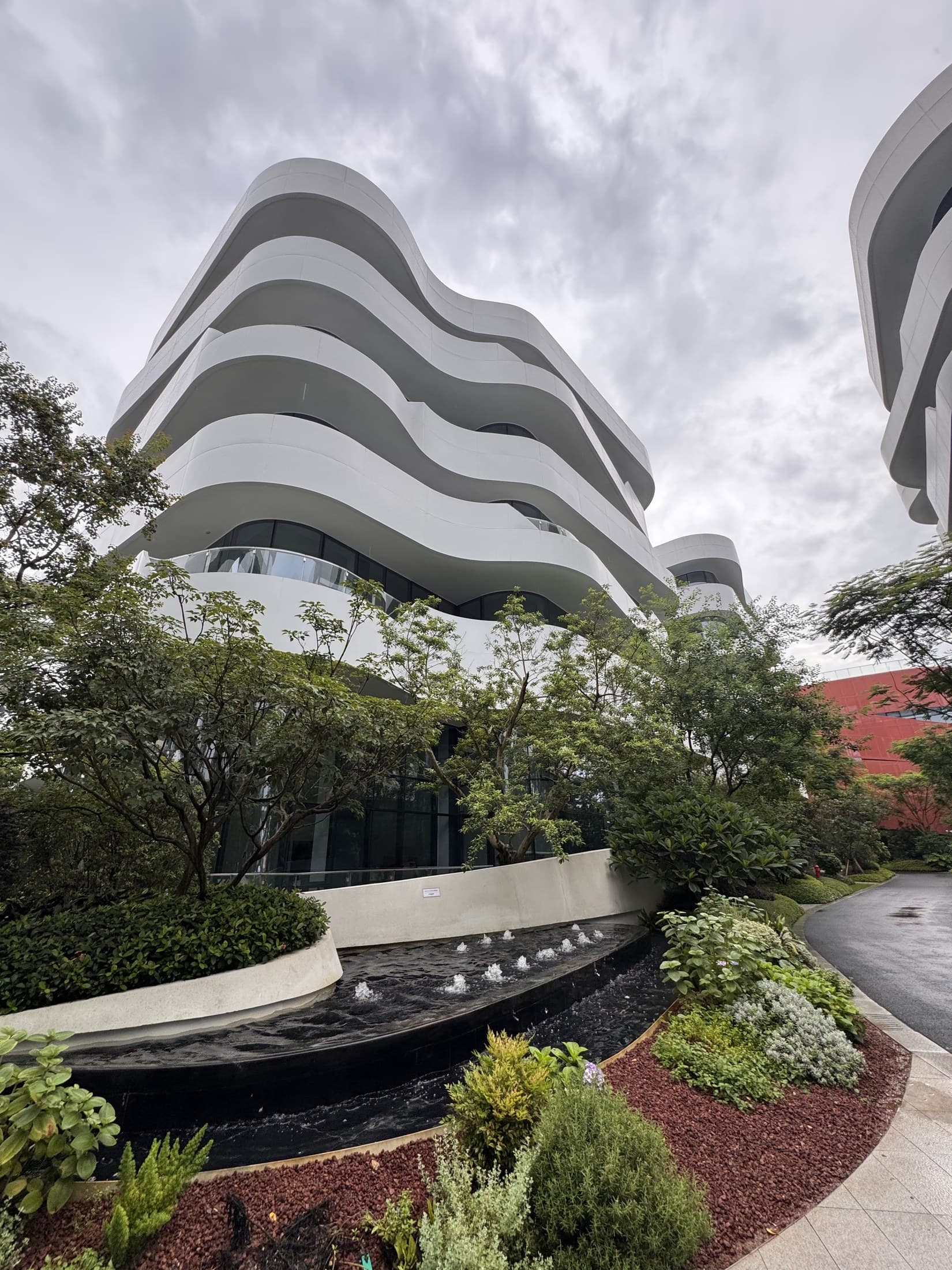 Architecture, water and landscape paths at Shiwan MAX Technology Park